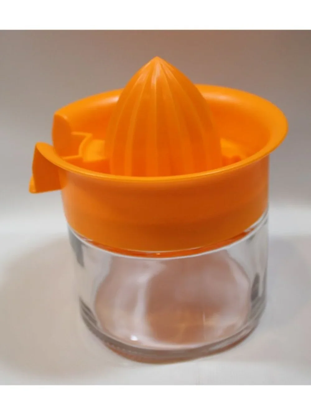 GEMCO Citrus Reamer JUICER with ORANGE Plastic Top Glass Bottom VTG‎